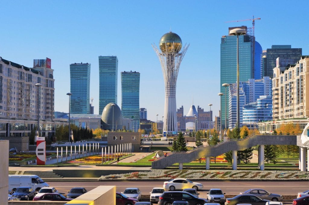 В Казахстане торговые центры закрыты на карантин