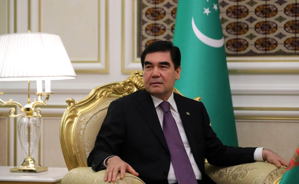 Туркменскому президенту подарили лошадей