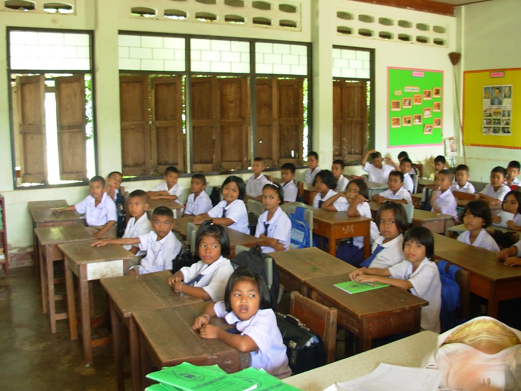 Тайские родители с тревогой относятся к открытию школ летом