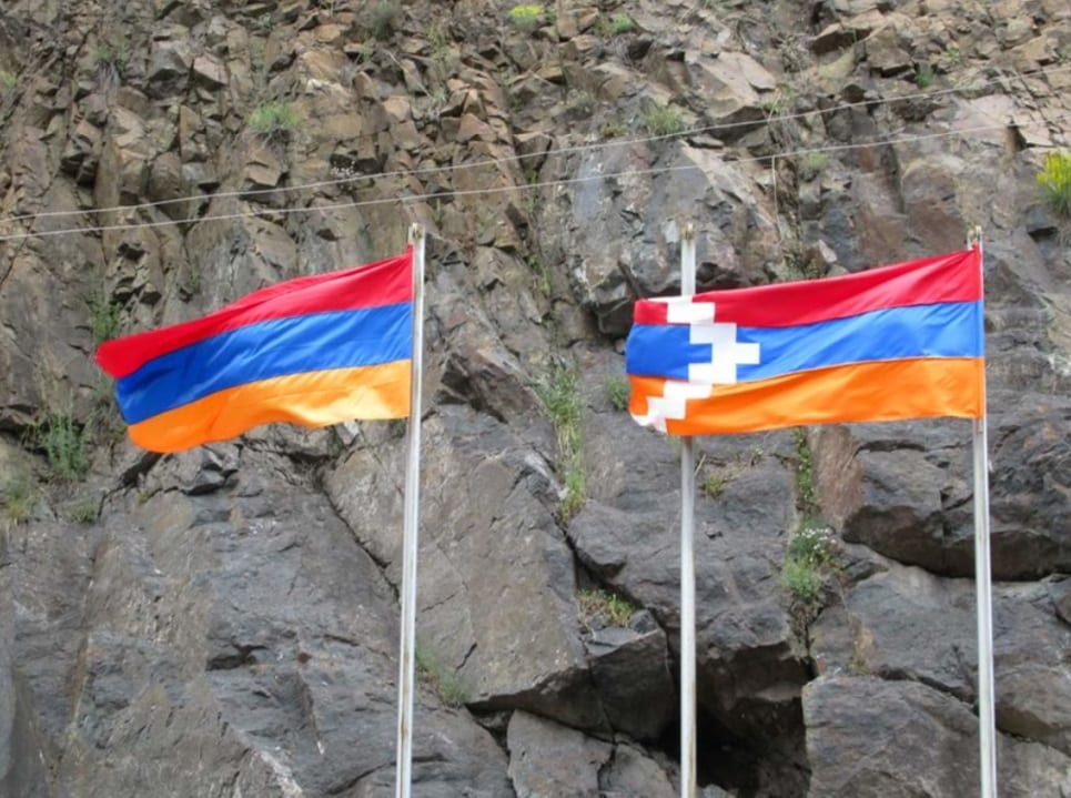 Из-за нового конфликта с Азербайджаном Армения объявила военное положение