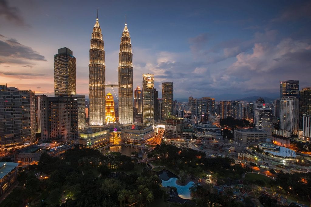 Малайзия разрешила въезд экспатам из 23 стран