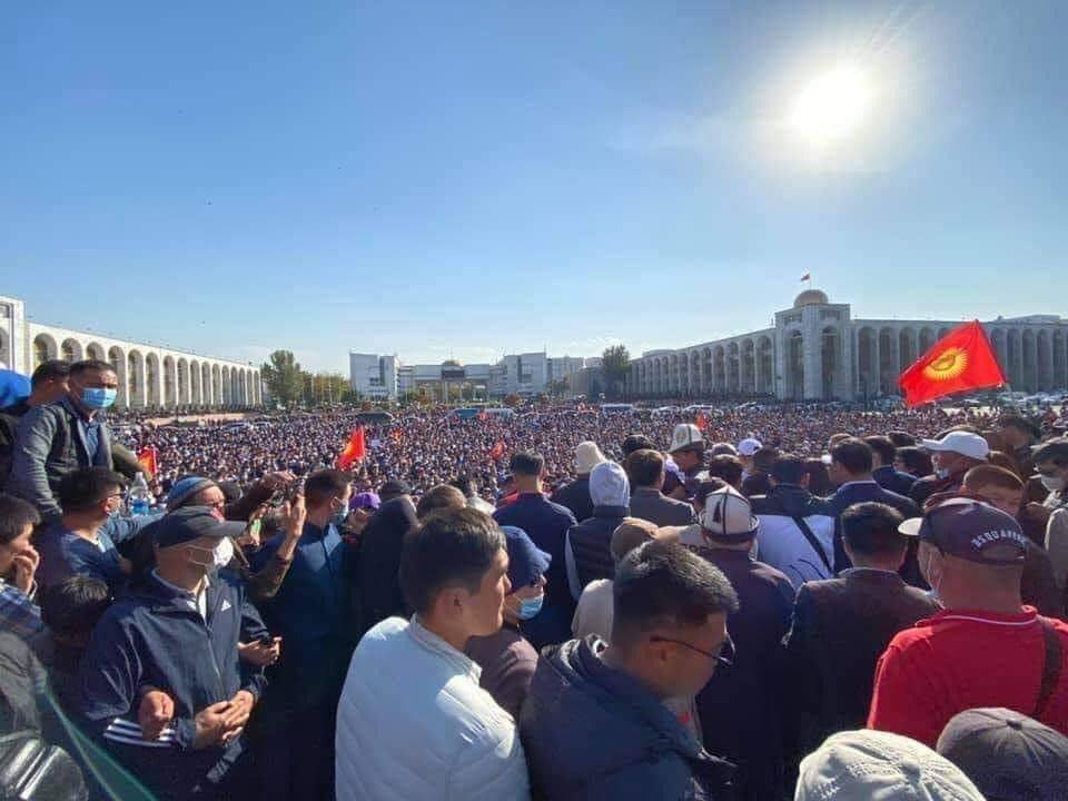 В Бишкеке поднялась волна протестов против результатов выборов