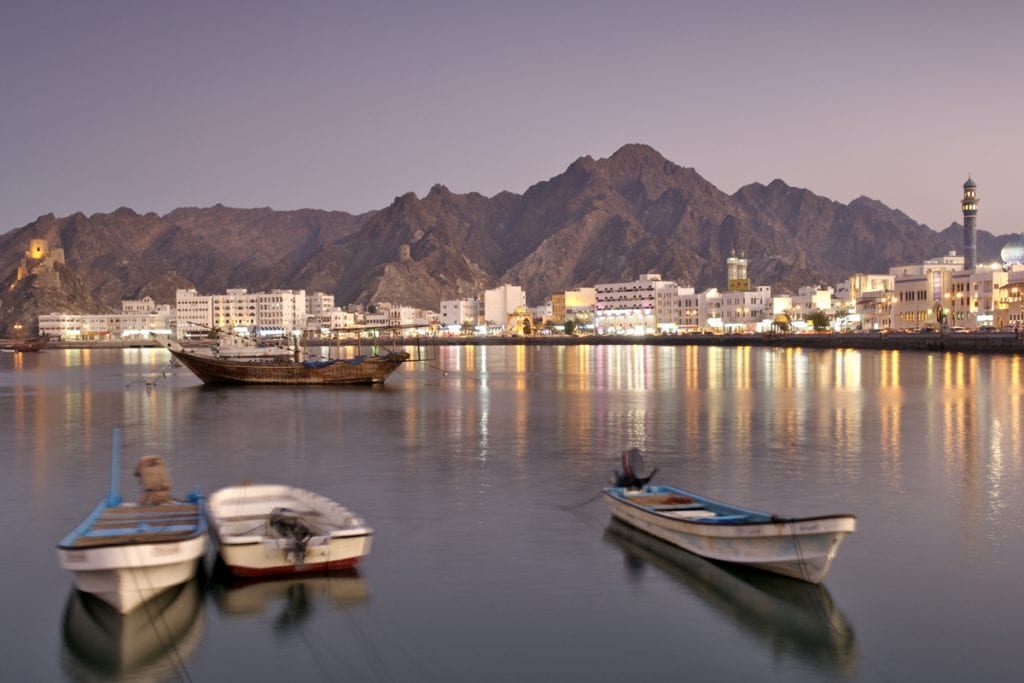 Оман открывает границы и отменяет визы