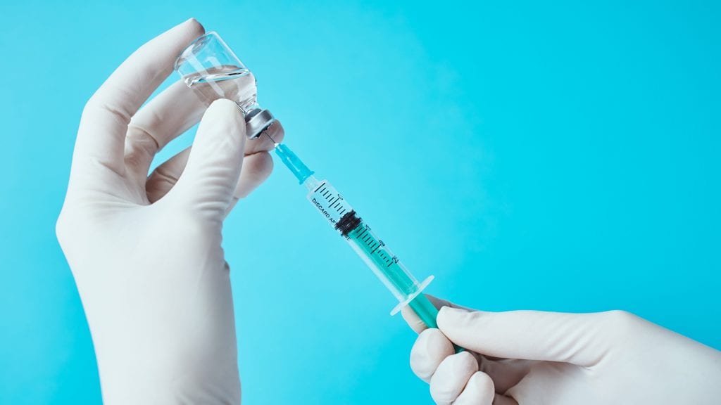 Китай одобрил Sinopharm для вакцинации населения