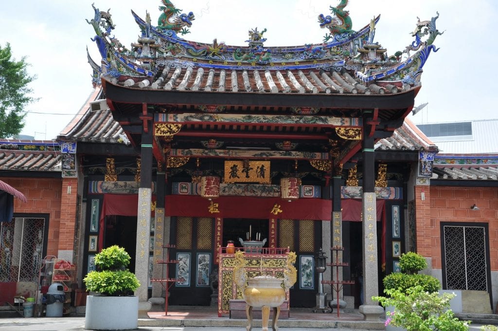 Год быка в малайзийских храмах встретили единицы