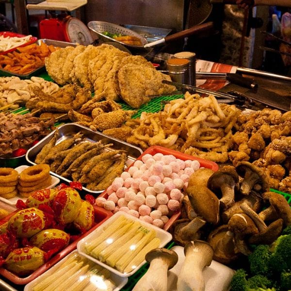 Пожилые продавцы уличной еды в Сингапуре потрясены кампанией в Instagram