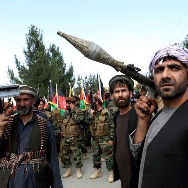 В Афганистане ввели комендантский час для сдерживания наступления талибов