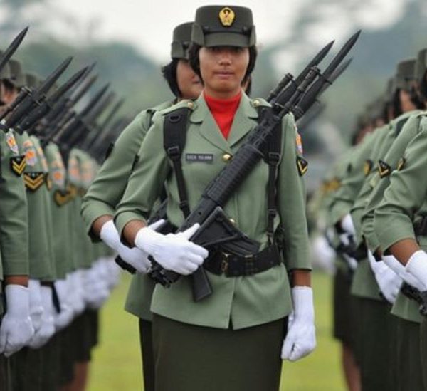 Армия Индонезии прекратила «тесты на девственность» для курсанток