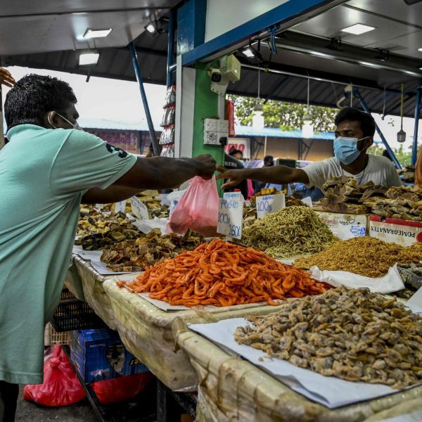 Шри-Ланка объявила чрезвычайную экономическую ситуацию, чтобы сдержать рост цен